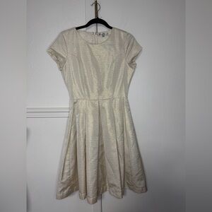 DE Collention Elegant Metallic Cream Short Sleeve Dress size S